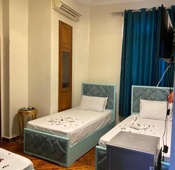 اتاق راحتی سه تخته, New Abdeen Palace Hostel