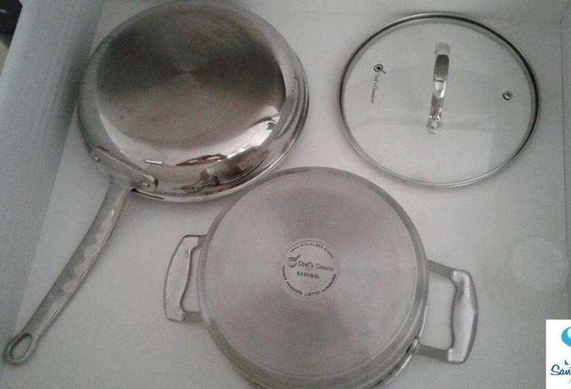 Suite Vista Piscina, Azure Urban Residences