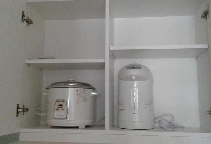 Suite Vista Piscina, Azure Urban Residences