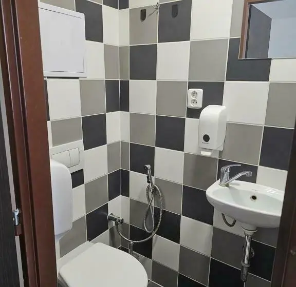 スタンダード４人部屋, Ubytování Střekov Aréna