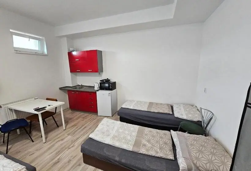 スタンダード４人部屋, Ubytování Střekov Aréna