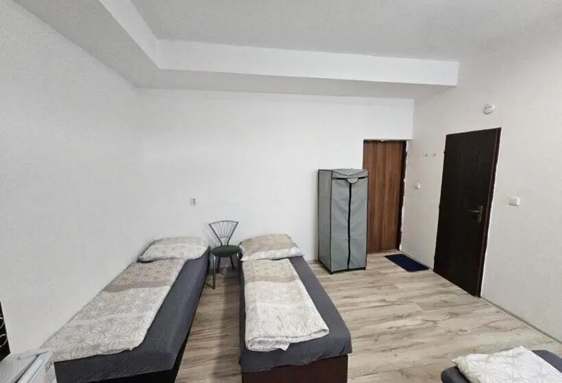 スタンダード４人部屋, Ubytování Střekov Aréna