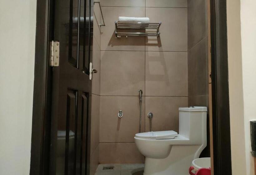 家庭间, Medley Regency