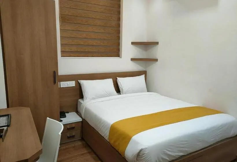 Chambre Familiale, Medley Regency