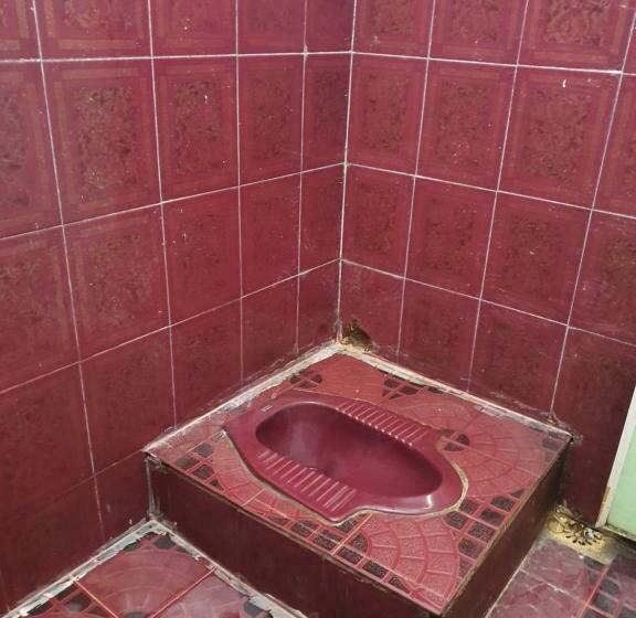 غرفة ديلوكس, Oyo 91077 Losmen Bunda Arema