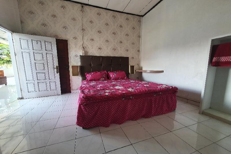 غرفة ديلوكس, Oyo 91077 Losmen Bunda Arema