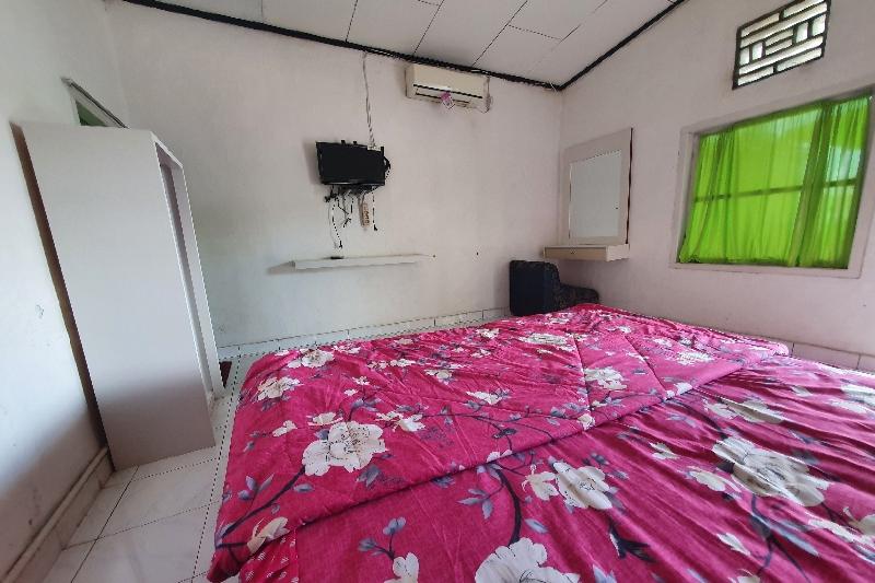 غرفة ديلوكس, Oyo 91077 Losmen Bunda Arema