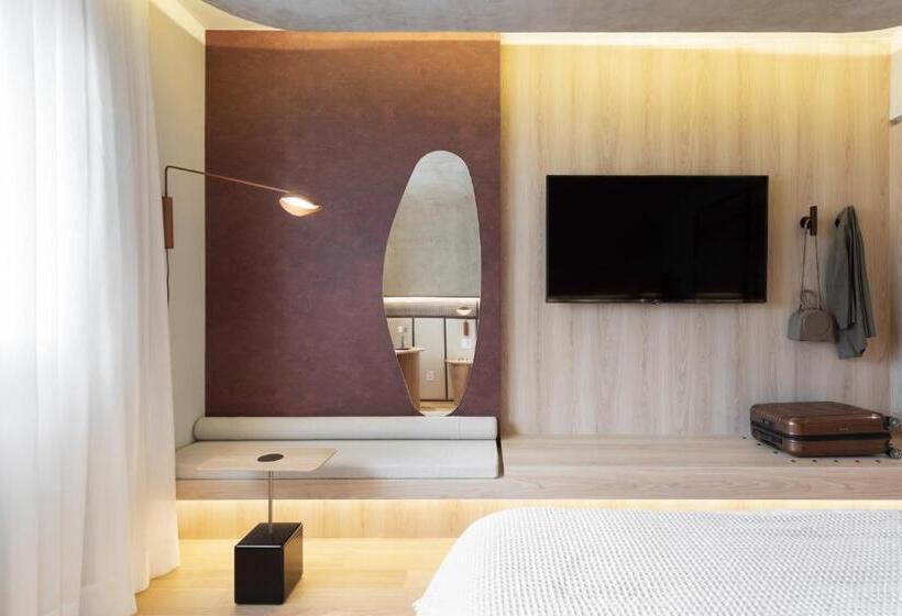 디럭스 룸 킹사이즈 침대, Qoya Hotel Curitiba, Curio Collection By Hilton