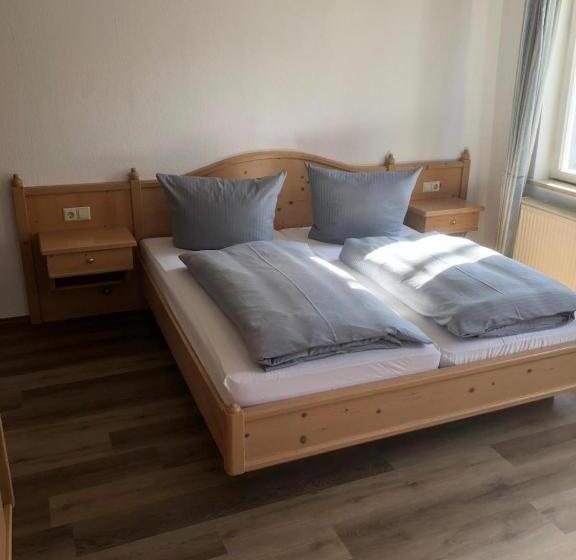 Номер Стандарт Трехместный, Brauereigasthof Hotel Schlüssel