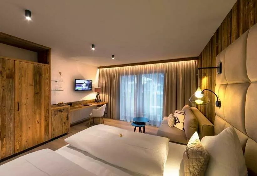 バルコニー付きスーペリアルーム, Aktivhotel Alpendorf