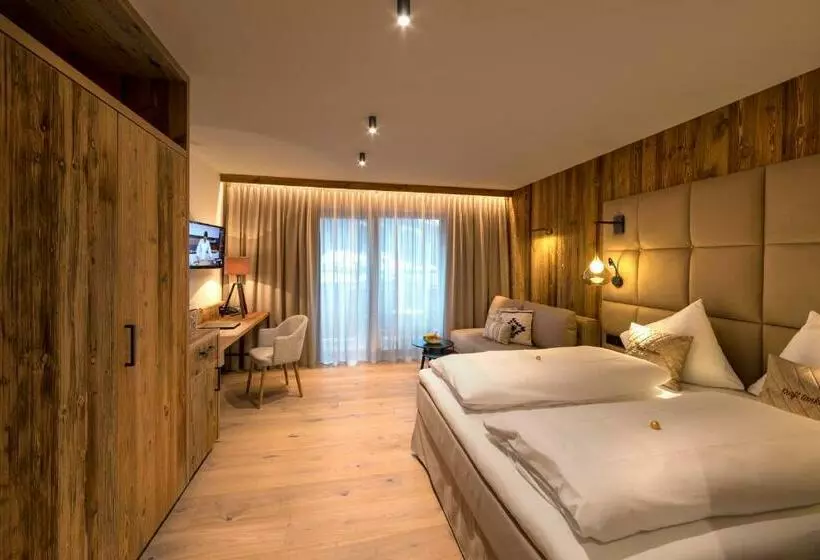 バルコニー付きスーペリアルーム, Aktivhotel Alpendorf