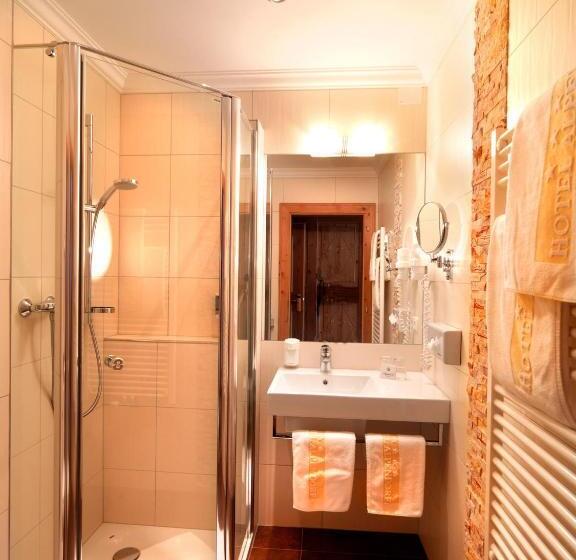 חדר סטנדרט עם מרפסת, Aktivhotel Alpendorf