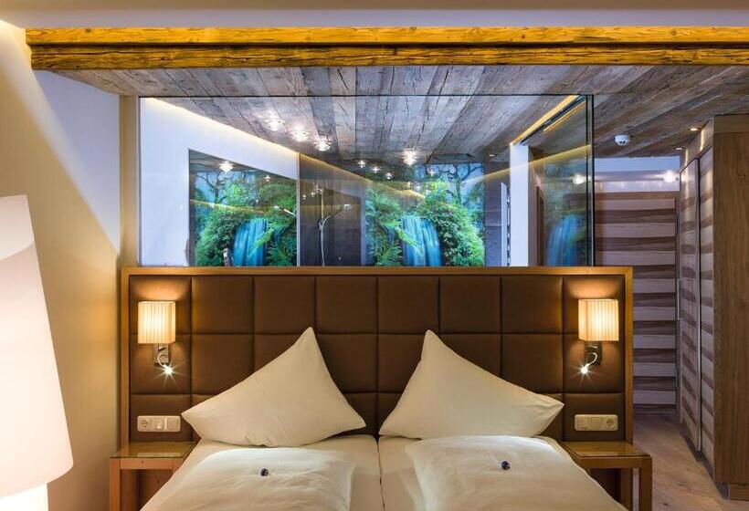 סוויטת ג'וניור עם מרפסת, Aktivhotel Alpendorf