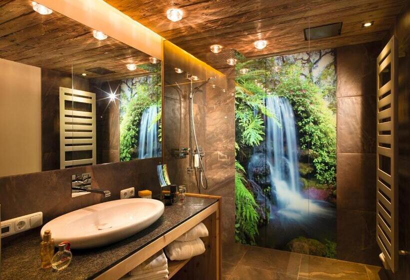 סוויטת ג'וניור עם מרפסת, Aktivhotel Alpendorf