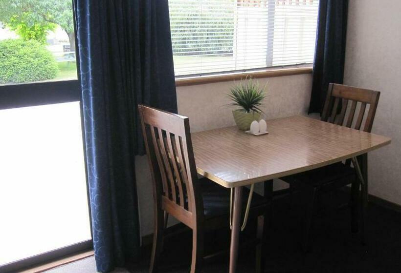 침실 1개 아파트, Cromwell Motel