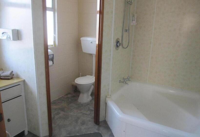 패밀리 아파트, Cromwell Motel