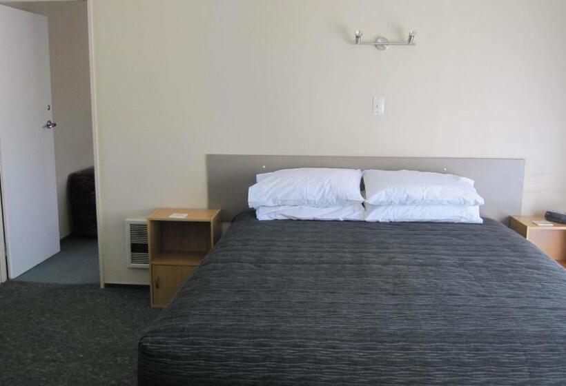 패밀리 아파트, Cromwell Motel