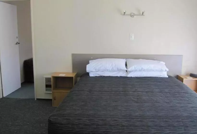 家族用アパートメント, Cromwell Motel