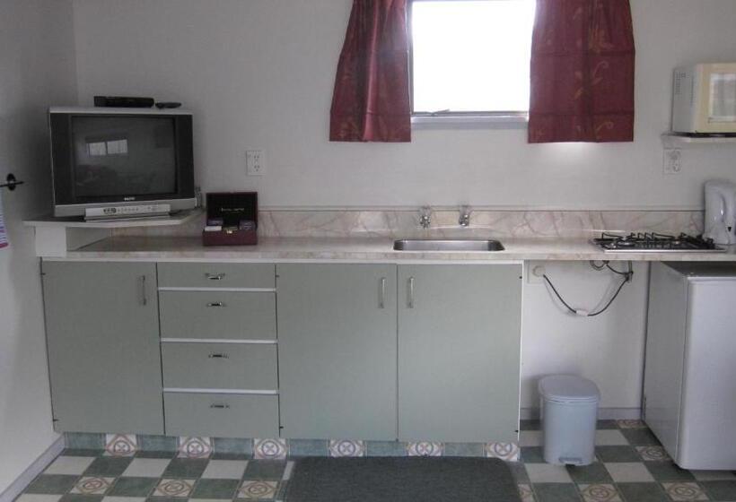 이코노미 방갈로, Cromwell Motel