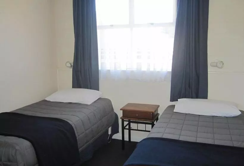 １ベッドルームアパートメント, Cromwell Motel