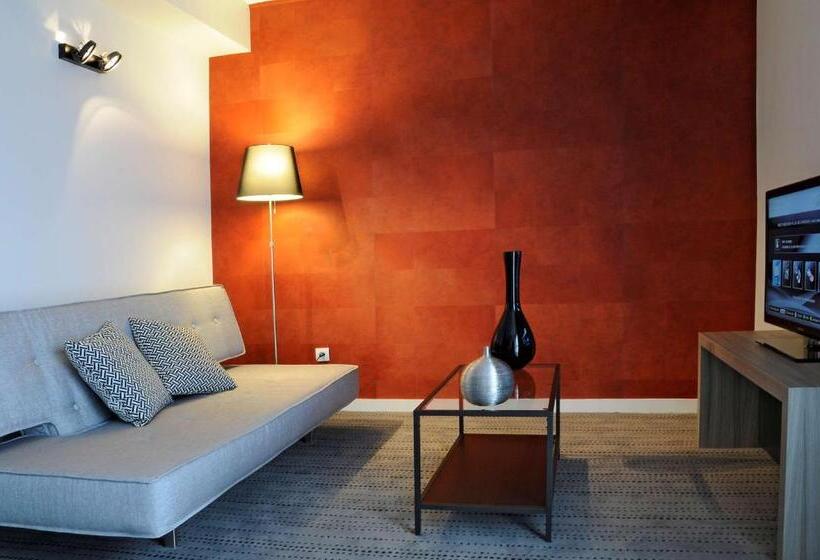 带大床的套房, Best Western Plus Hôtel & Spa De Chassieu