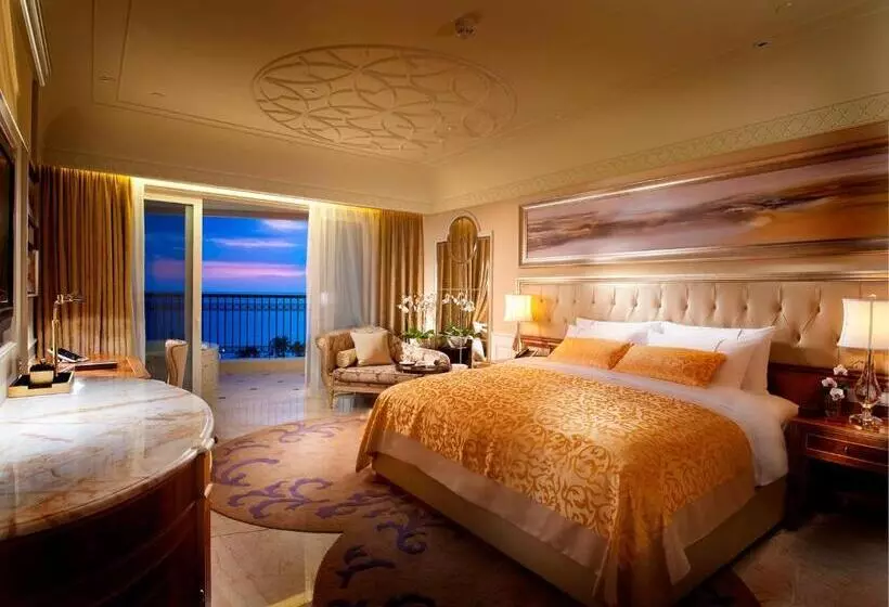 オーシャンビューのプレミアムルーム。, Crowne Plaza Resort Sanya Bay, An Ihg
