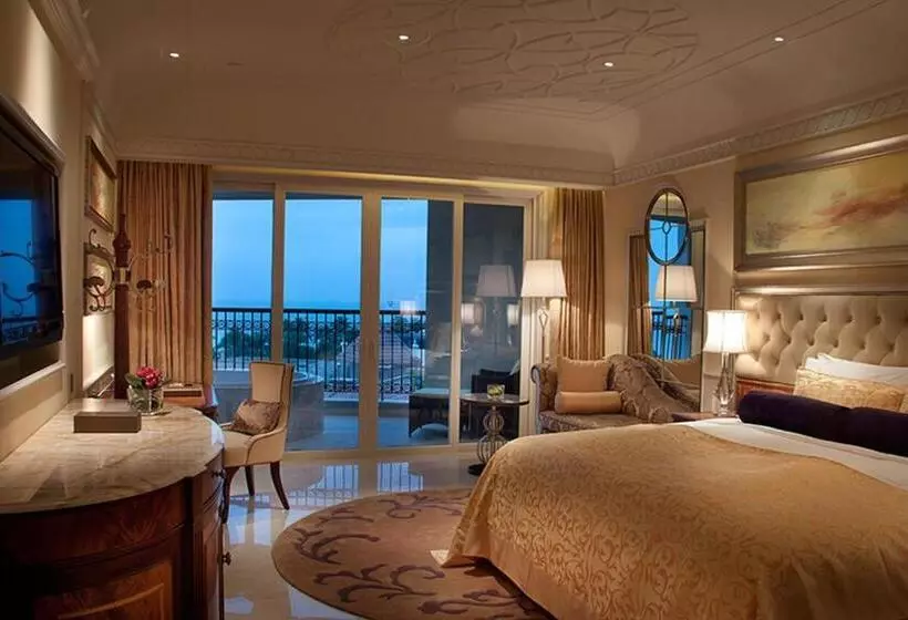 オーシャンビューのプレミアムルーム。, Crowne Plaza Resort Sanya Bay, An Ihg
