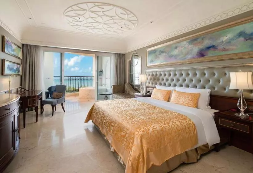 オーシャンビューのプレミアムルーム。, Crowne Plaza Resort Sanya Bay, An Ihg