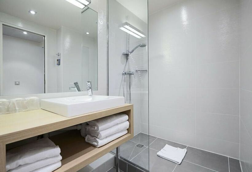 غرفة قياسية, Kyriad Paris 18  Porte De Clignancourt  Montmartre