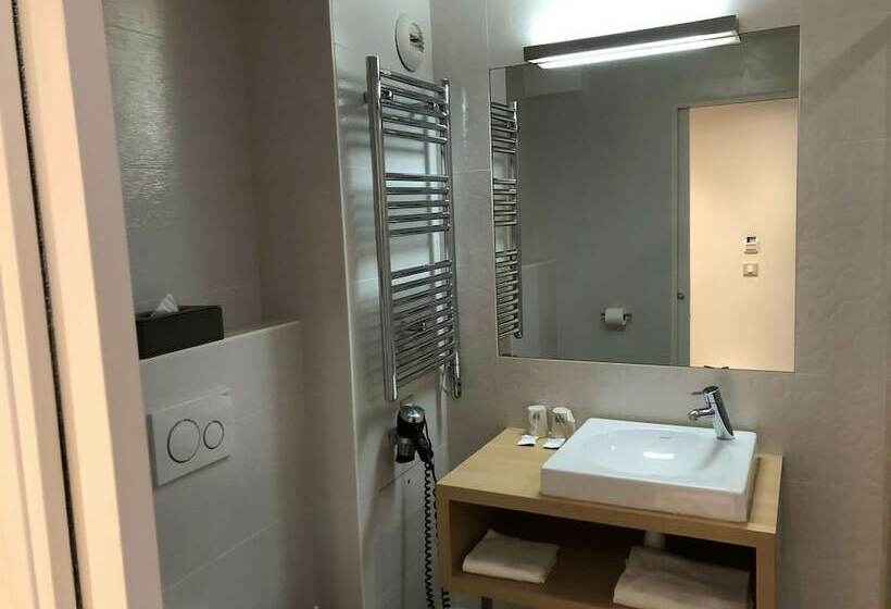 غرفة قياسية, Kyriad Paris 18  Porte De Clignancourt  Montmartre