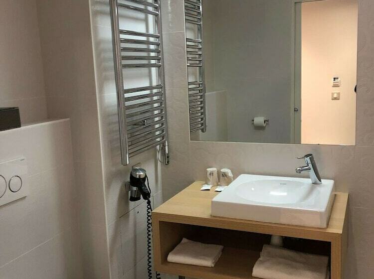 标准间, Kyriad Paris 18  Porte De Clignancourt  Montmartre