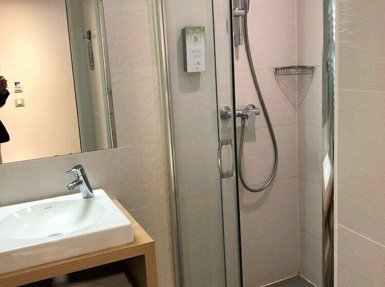 غرفة قياسية, Kyriad Paris 18  Porte De Clignancourt  Montmartre