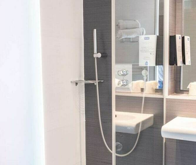 غرفة قياسية, Kyriad Paris 18  Porte De Clignancourt  Montmartre