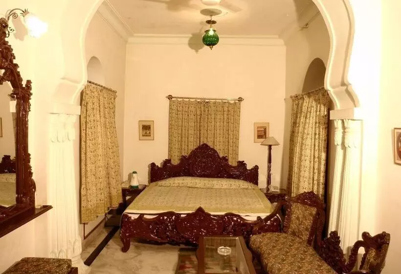 デラックスルーム, Palkiya Haveli   Heritage