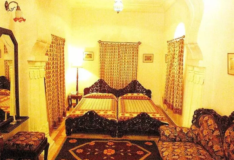 デラックスルーム, Palkiya Haveli   Heritage