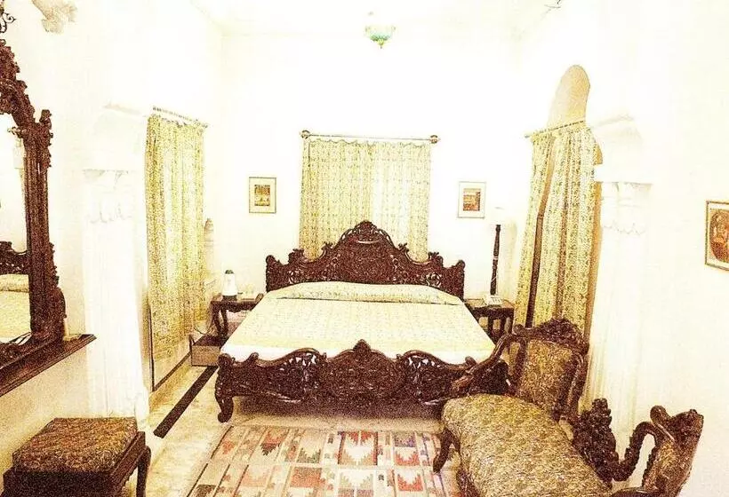 デラックスルーム, Palkiya Haveli   Heritage