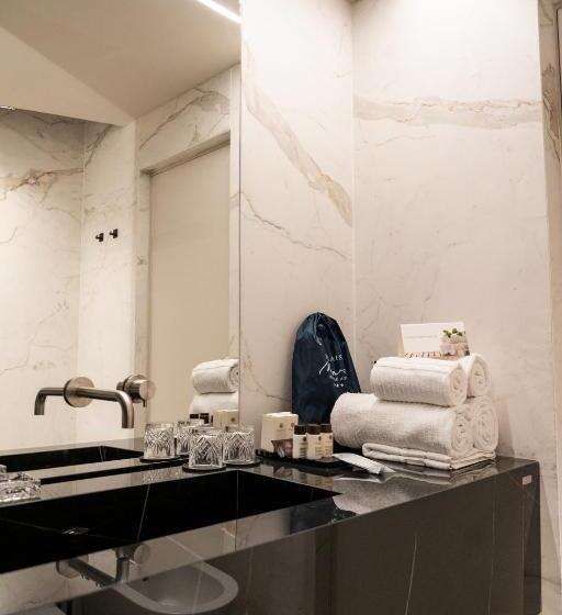 اتاق سوپریور با چشم‌انداز جانبی دریا, Relais Sul Mare Boutique