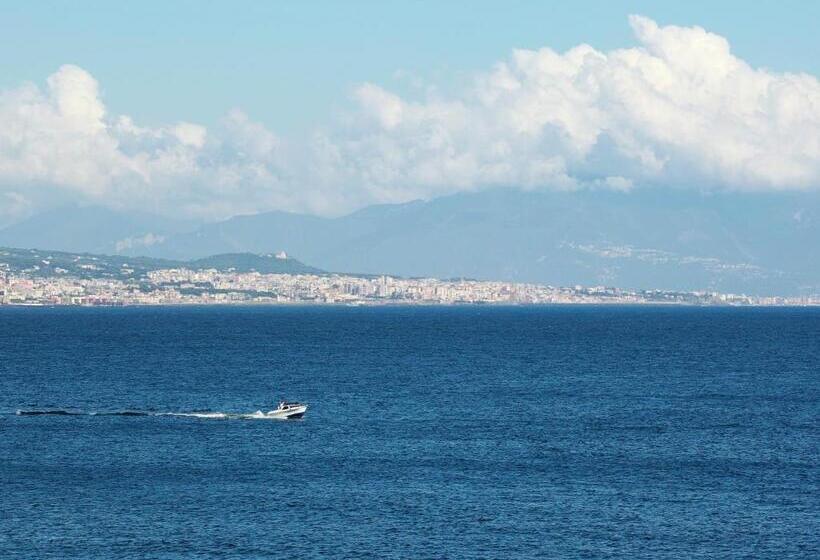 اتاق لوکس با چشم‌انداز دریا, Relais Sul Mare Boutique