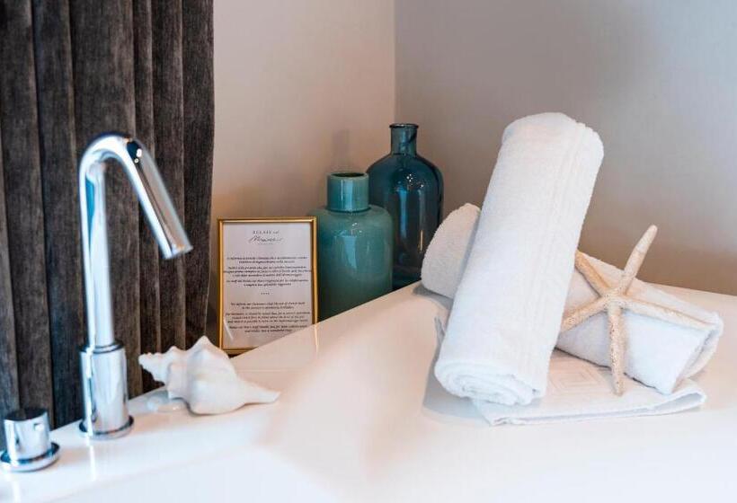 سوئیت با چشم‌انداز دریا و هیدروماساژ, Relais Sul Mare Boutique