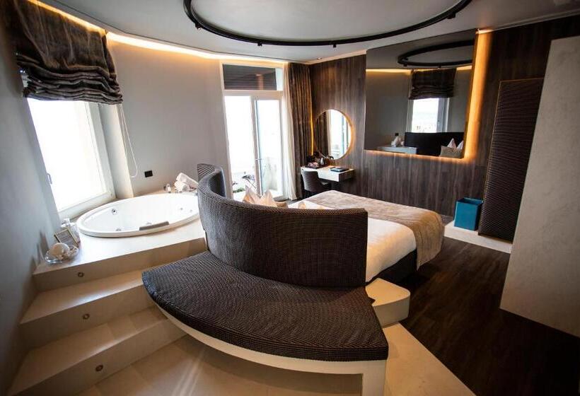 سوییت سوپریور با چشم‌انداز دریا, Relais Sul Mare Boutique