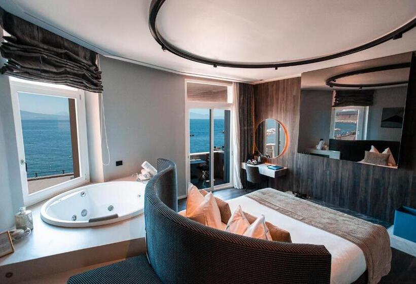 سوییت سوپریور با چشم‌انداز دریا, Relais Sul Mare Boutique