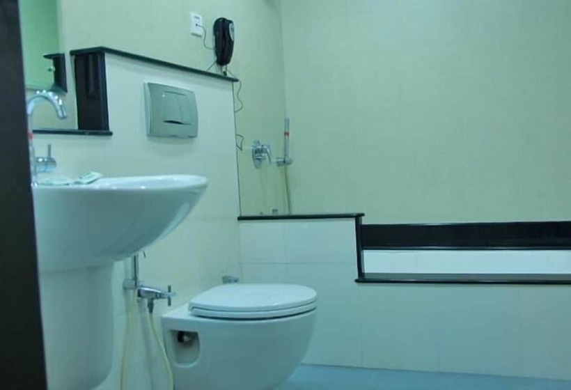 Camera Deluxe, Royal Retreat