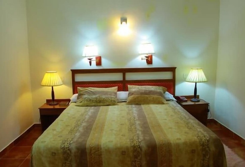 Camera Deluxe, Royal Retreat