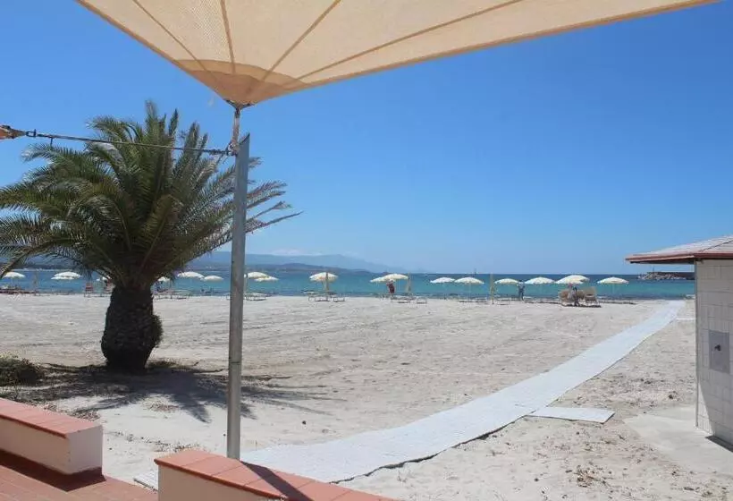 اتاق استاندارد با چشم‌انداز دریا, Vel Marì   Rooms On The Beach