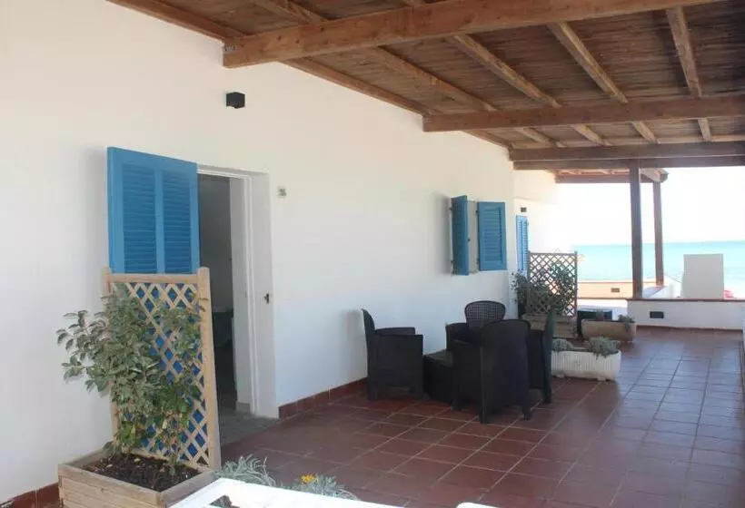 اتاق استاندارد چهار تخته با چشم‌انداز دریا, Vel Marì   Rooms On The Beach