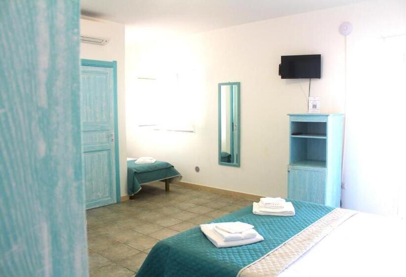 חדר סטנדרט לארבעה נוף לים, Vel Marì   Rooms On The Beach