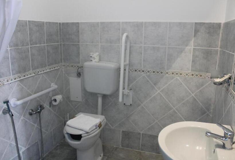 חדר סטנדרט מותאם לאדם עם מוגבלויות, Vel Marì   Rooms On The Beach