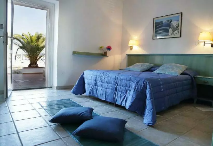 اتاق استاندارد با چشم‌انداز دریا, Vel Marì   Rooms On The Beach
