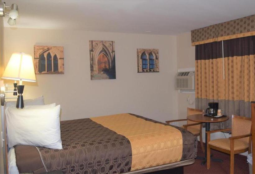 Стандартный Номер Кровать Кинг, Knights Inn Arnprior