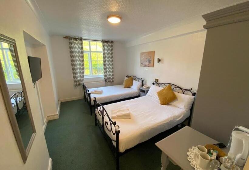 Семейный Номер, Wool Merchant